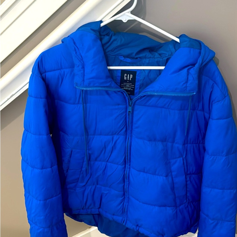 Like new! Worn just a few times. Lightweight. Slightly cropped. Super cute!